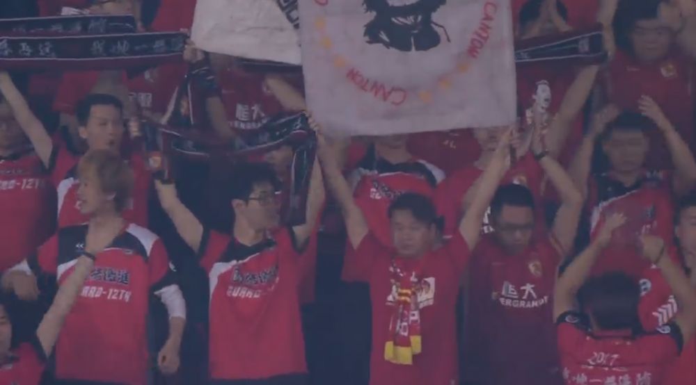 第55分钟，奥斯梅恩禁区内头球攻门没顶正，安古伊萨禁区弧顶得球后起脚抽射，球稍稍高出横梁！